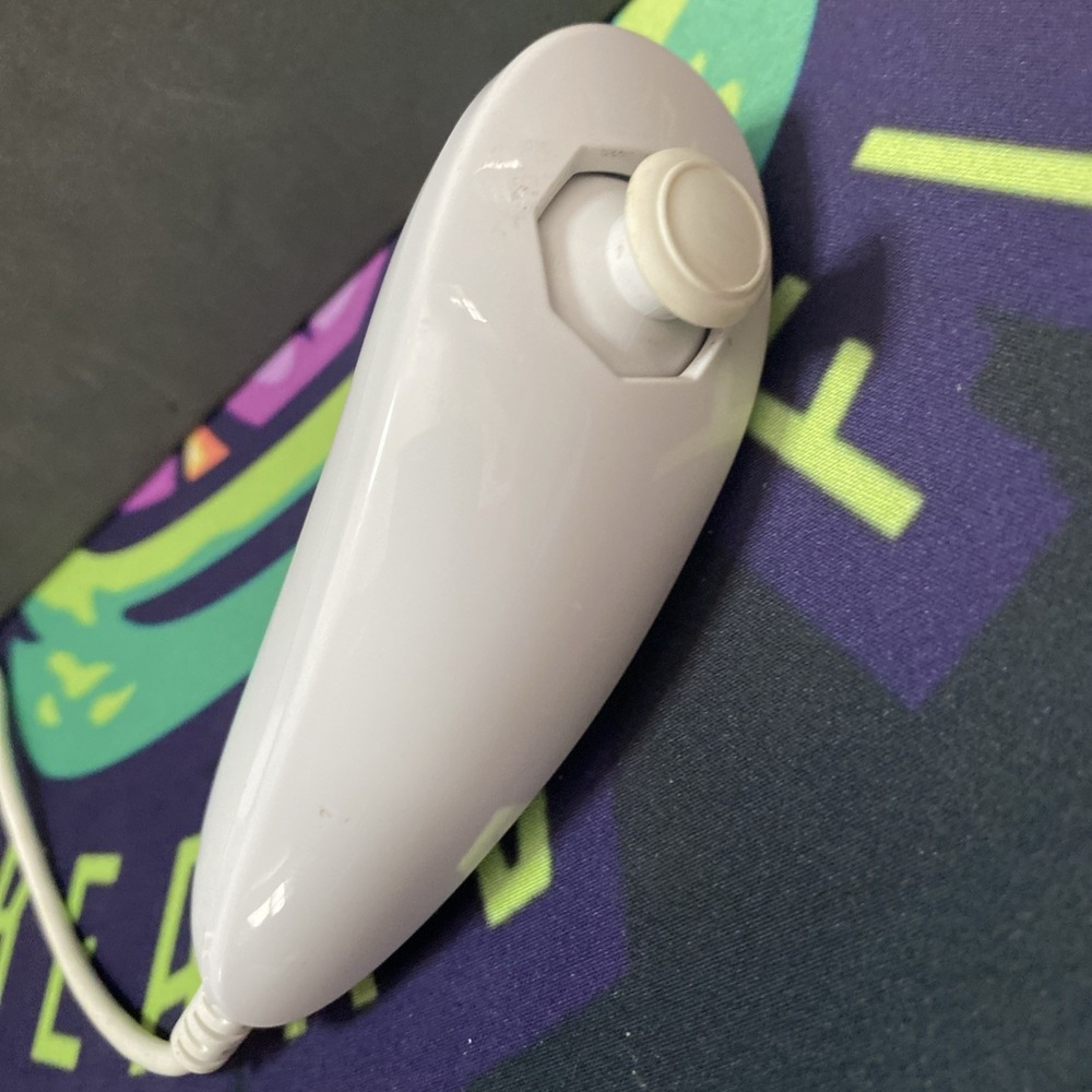 Official OEM White Nintendo nunchuck for Nintendo Wii or Wii U A1